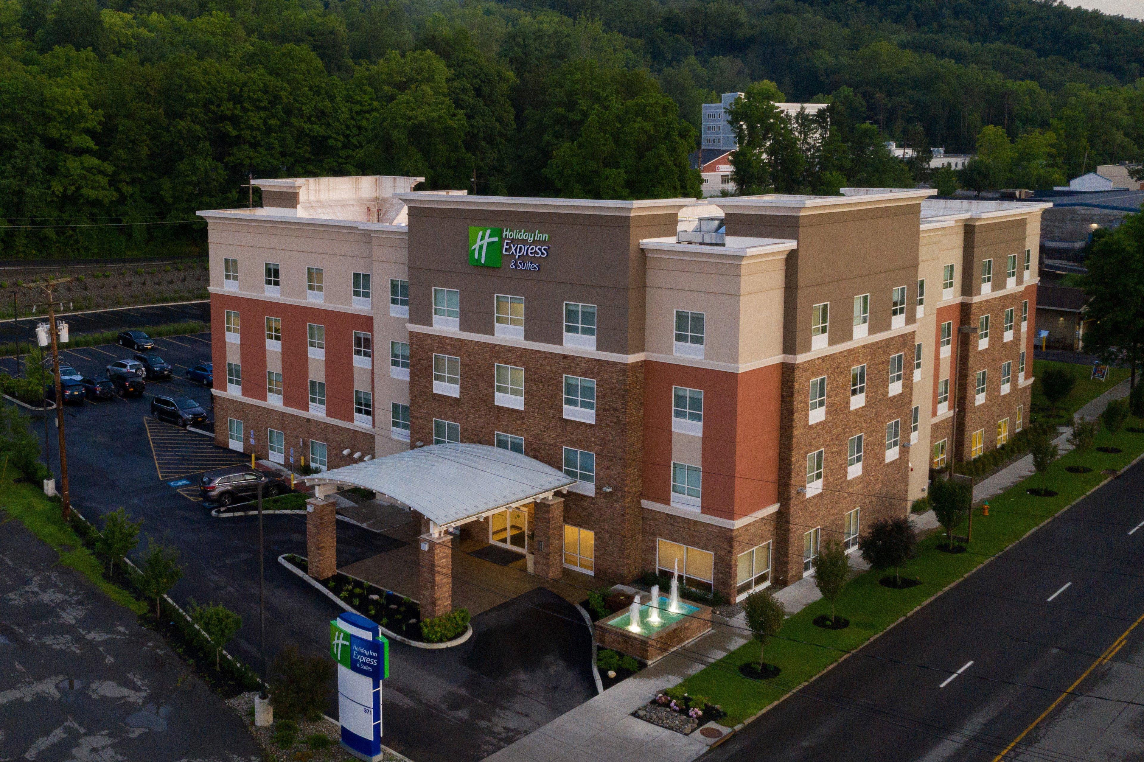 Holiday Inn Express & Suites - Ithaca, An Ihg Hotel Екстер'єр фото